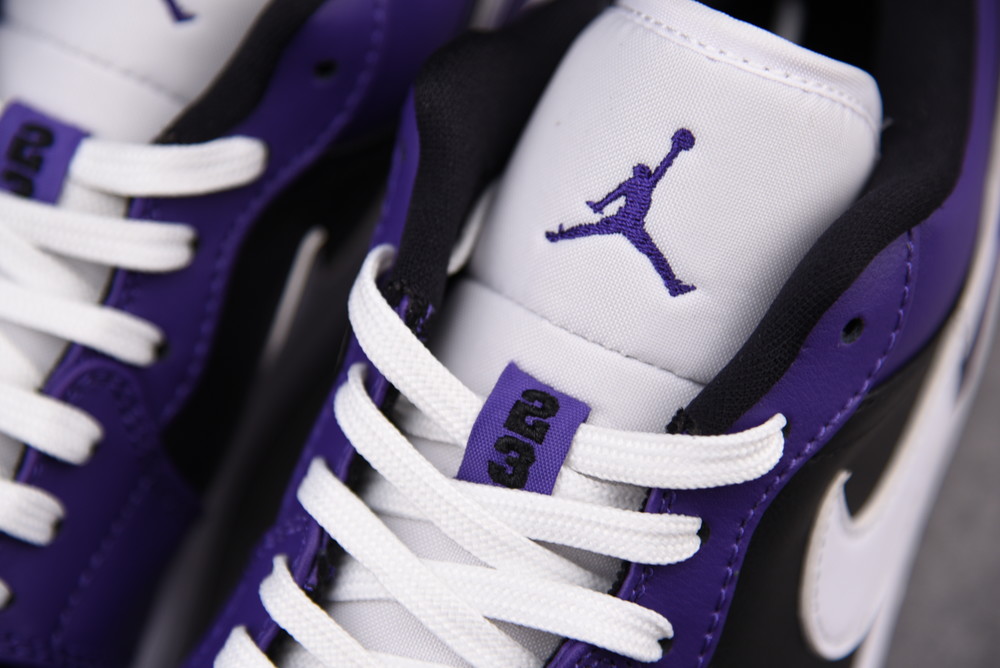 AIR JORDAN 1 LOW Black Toe